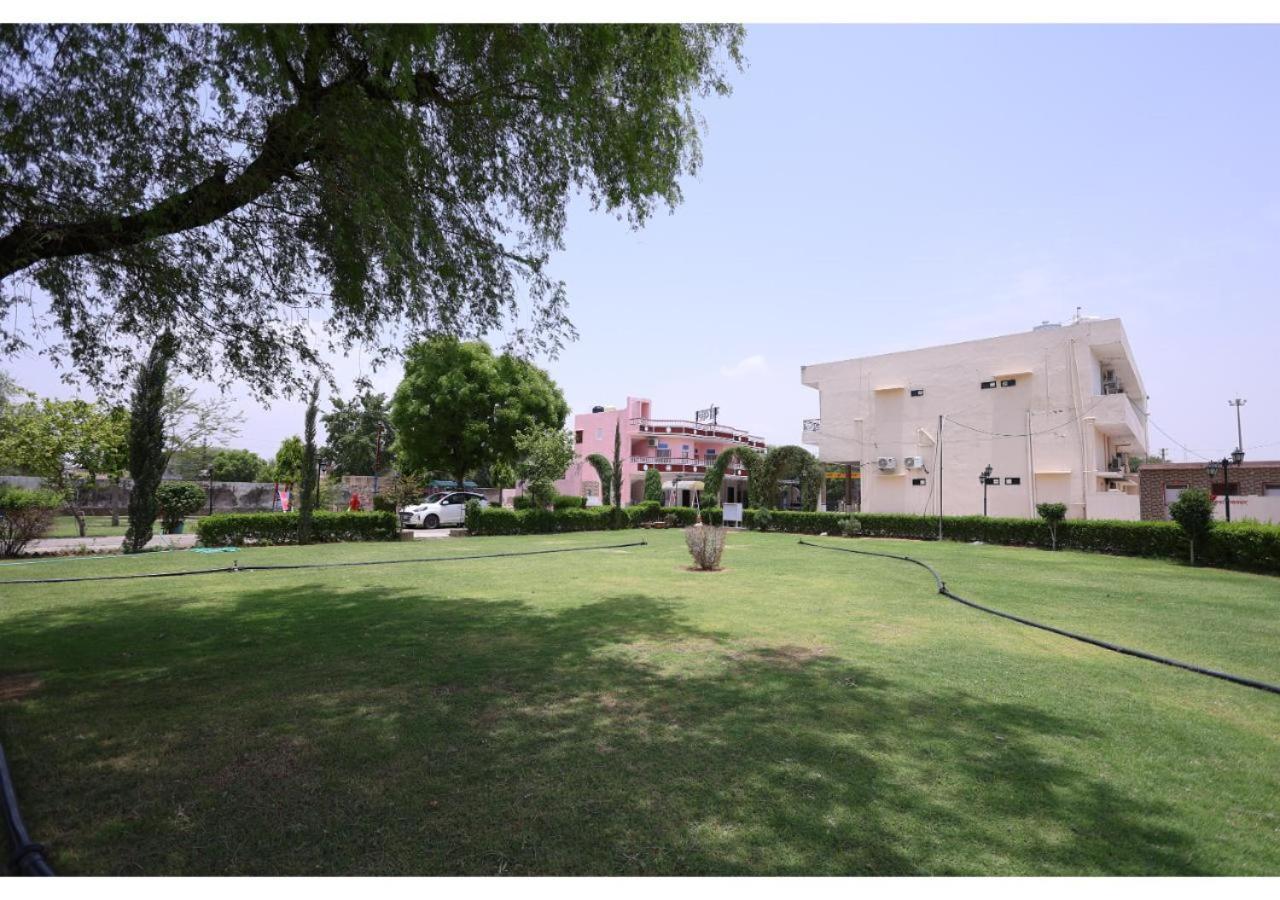 Hotel Goyal Bhawan à Khātu Extérieur photo